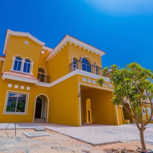 Best Places to Buy a Townhouse in UAE