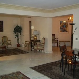 Why do people look for a flat for rent in Maadi Sarayat