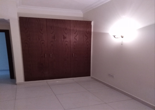 PRIME LOCATION SHARING 2BHK NEAR METRO..