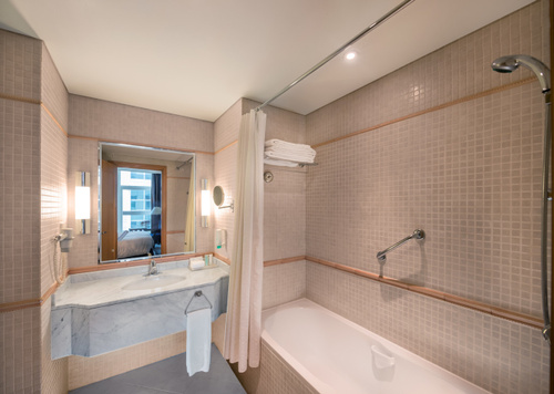 Fully serviced Suite + private parking