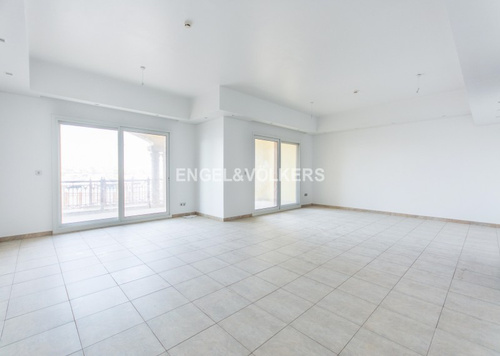 Great 3-storey house in perfect location