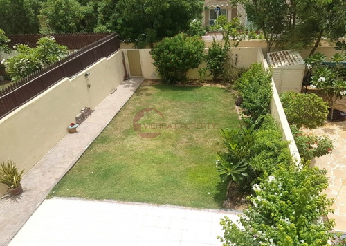 2BR Villa with Gardens Available for Rent