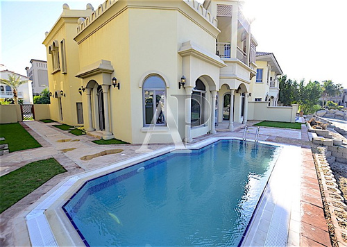Best priced Garden villa on Palm frond A