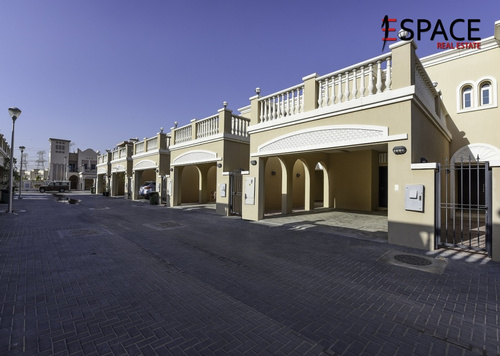 Excellent Location | 2 Bed | Townhouse