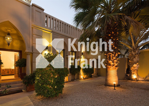 Beautifully upgraded 4 bed garden home
