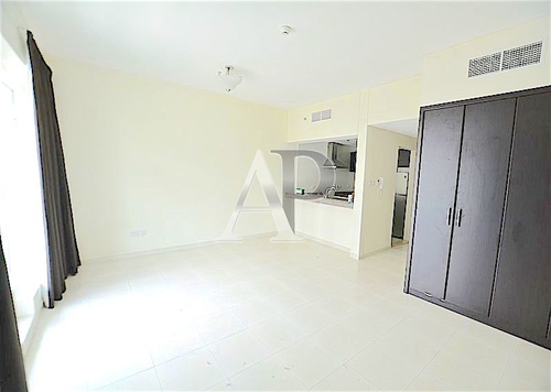 Four cheques Chiller free Studio Sukoon