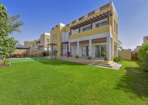 Upgraded - 5 Beds - Landscaped - 7,706 Sqft Plot