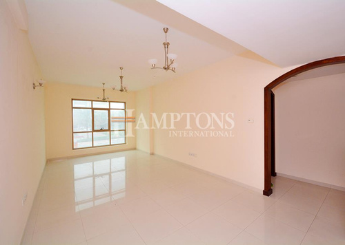 Spacious Maintained 1BR Sanam Building