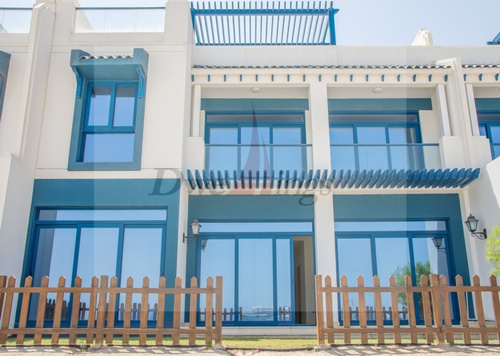 We can live by the beach in Palma Residences 5-bed Villa!