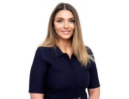 ALYSSA IGORNOVNA SHMIDT