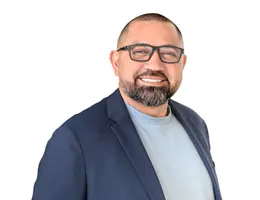 Adrian Fernandez