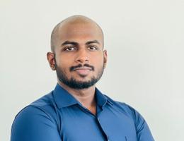 James Ravi