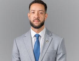 العميل James McFayden