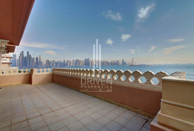 apartments with balconies in Dubai