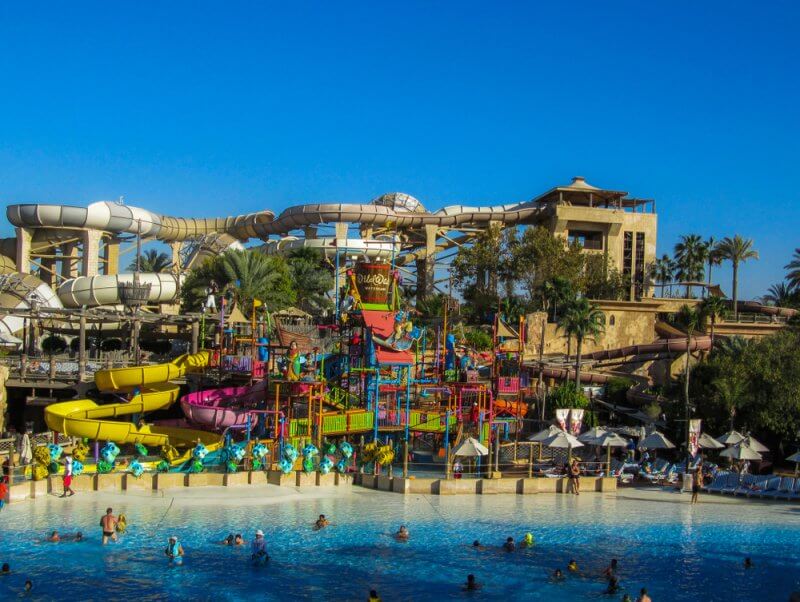 The Wild Wadi Water Park has numerous water games and slides.