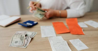 صورة توضح كيفية حساب التكاليف المخفية عند استئجار منزل في دبي