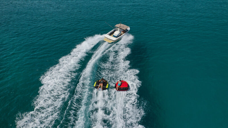 Speed boating in dubai