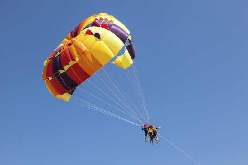 Parasailing in Dubai