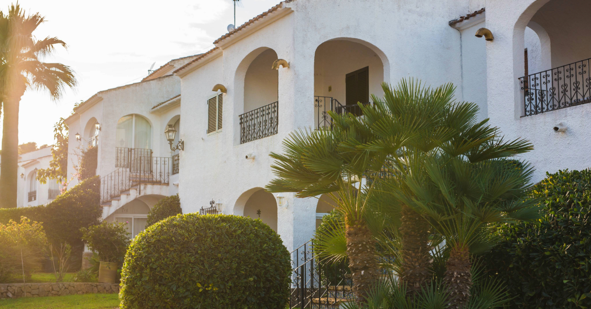 Dubai villa rental communities showing mid-tier housing