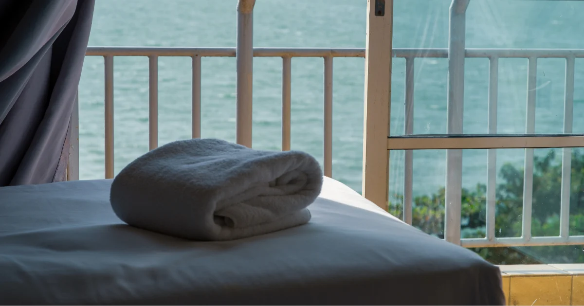 romantic room in Fujairah, UAE suitable for Valentine's getaways