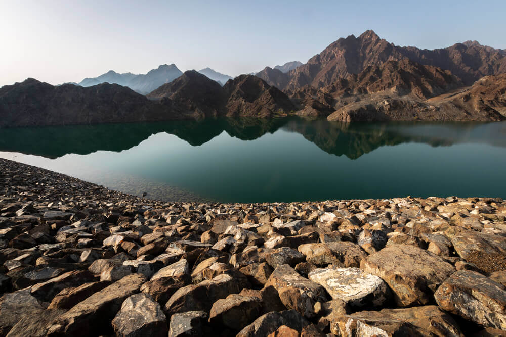 Take a stroll besides Hatta lake and enjoy the serene oasis