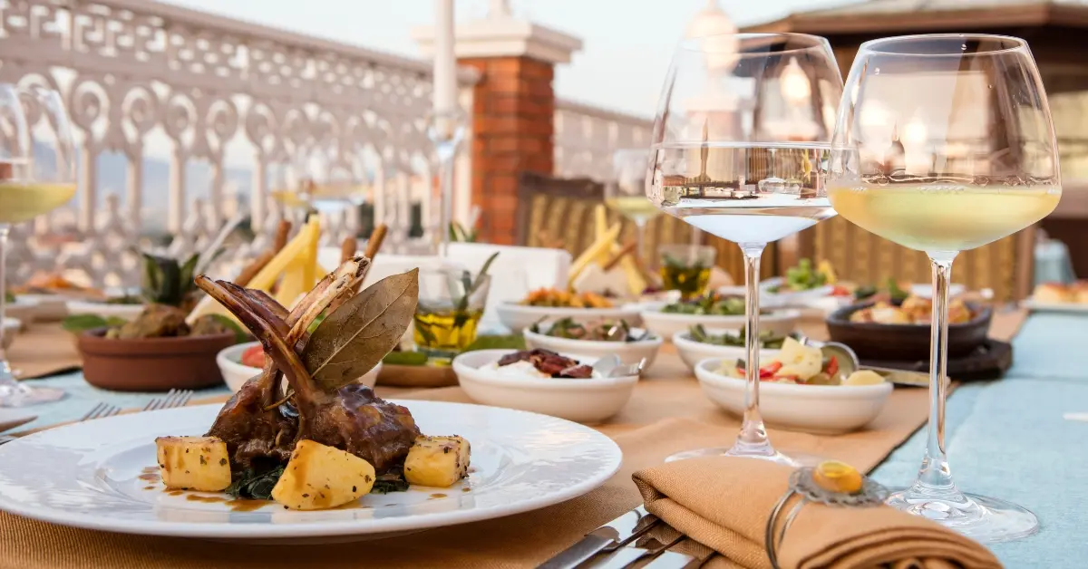 صورة توضيحية لأماكن إفطار رمضان في دبي