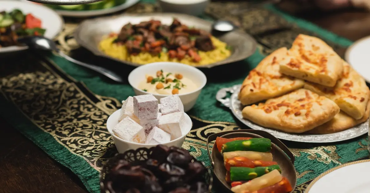 صورة توضيحية لوجبات إفطار رمضان في دبي