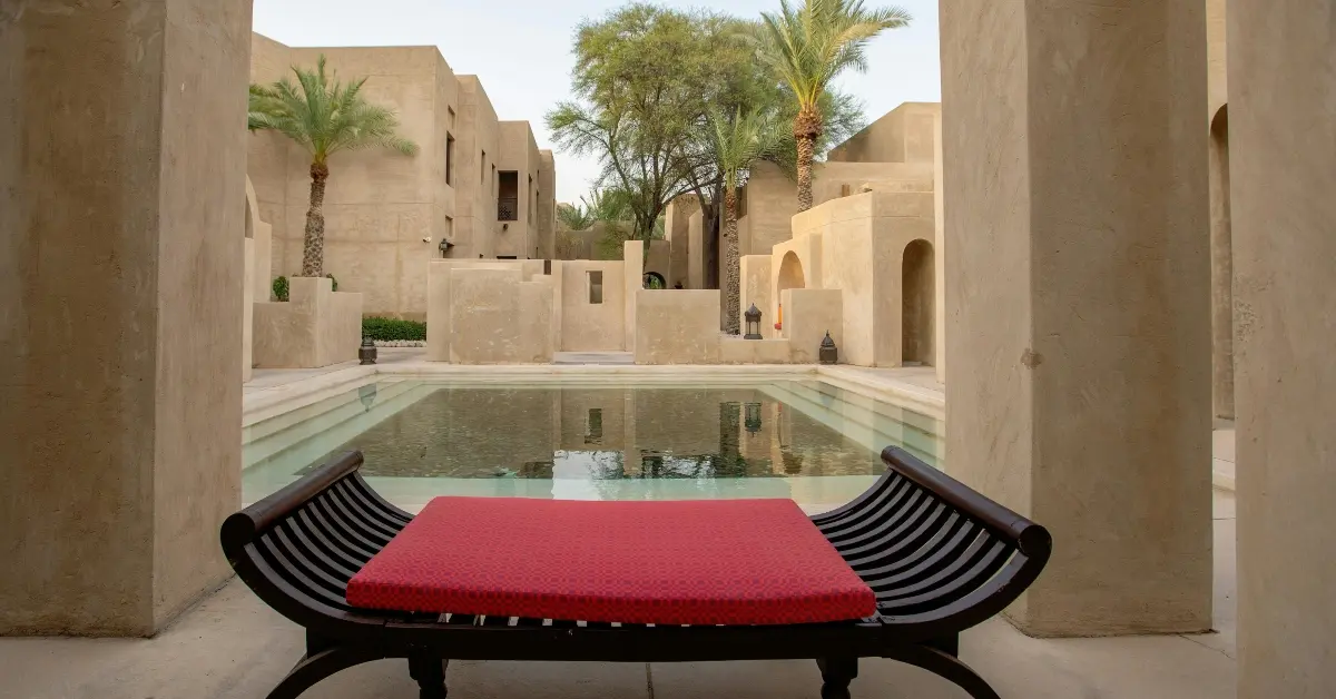 صورة توضيحية للعمارة في فنادق منطقة السيف خور دبي