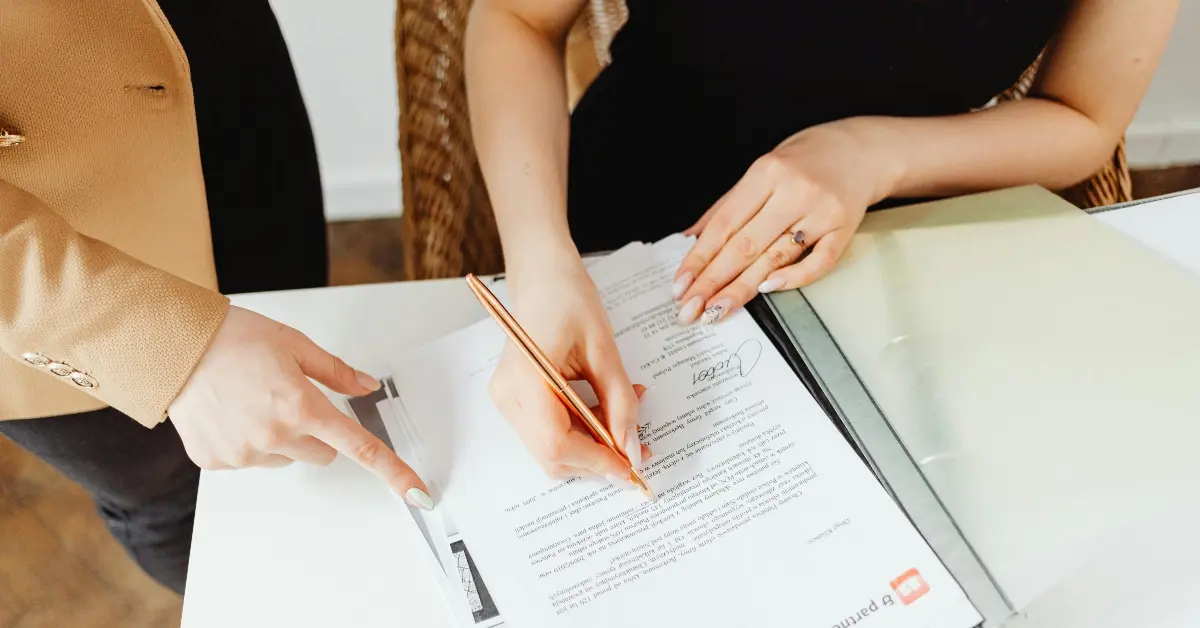 صورة توضح شرح بنود عقد الإيجار في دبي