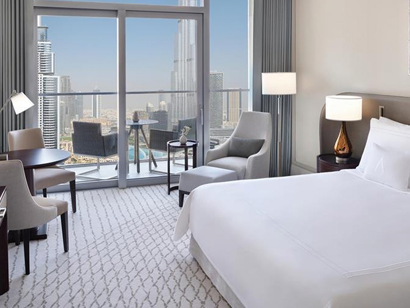 فنادق مطلة على نافورة دبي