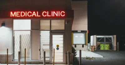 Front view of a medical clinic