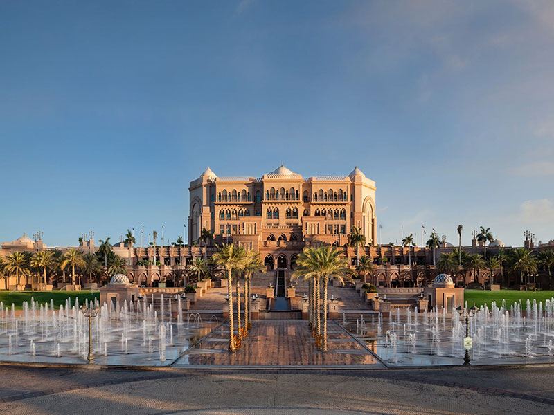 emirates palace waterfront 