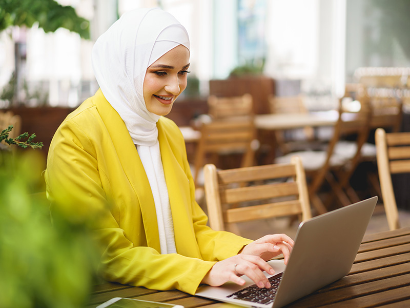 finding a job in UAE