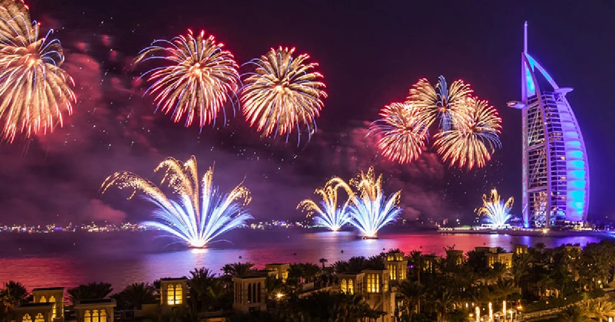 العاب ناريه في دبي