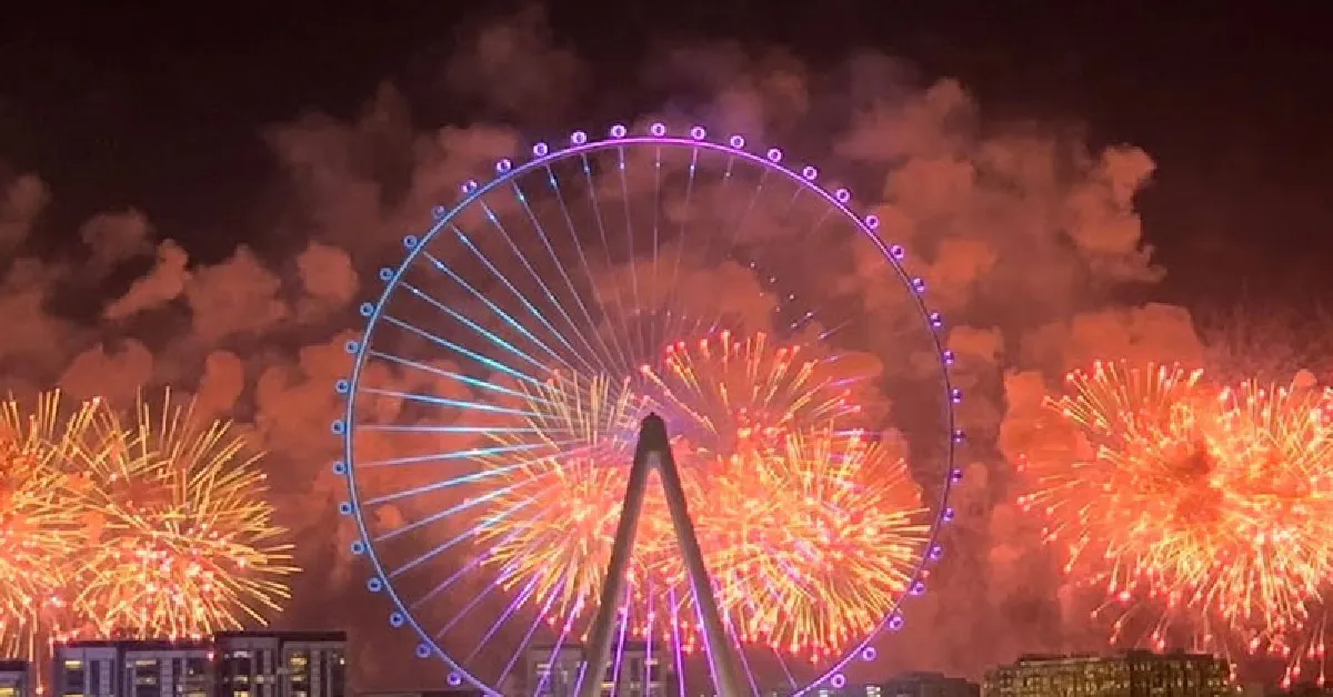 العاب ناريه في دبي