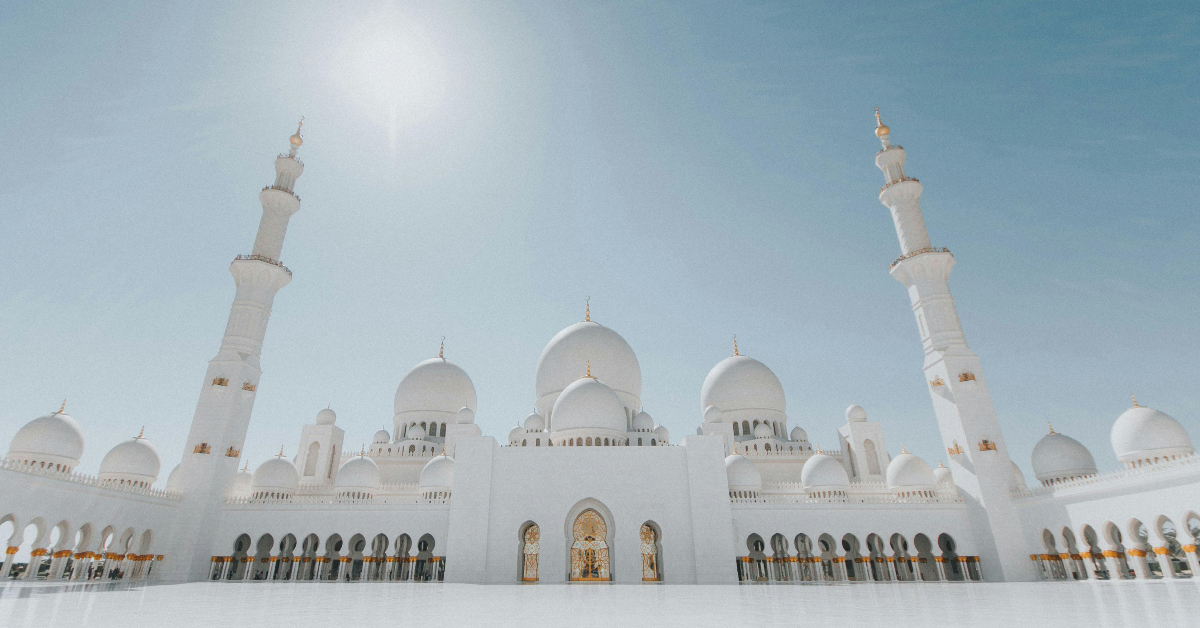 explaining prayer time in Abu Dhabi