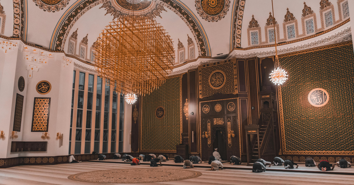 understanding prayer time in Abu Dhabi