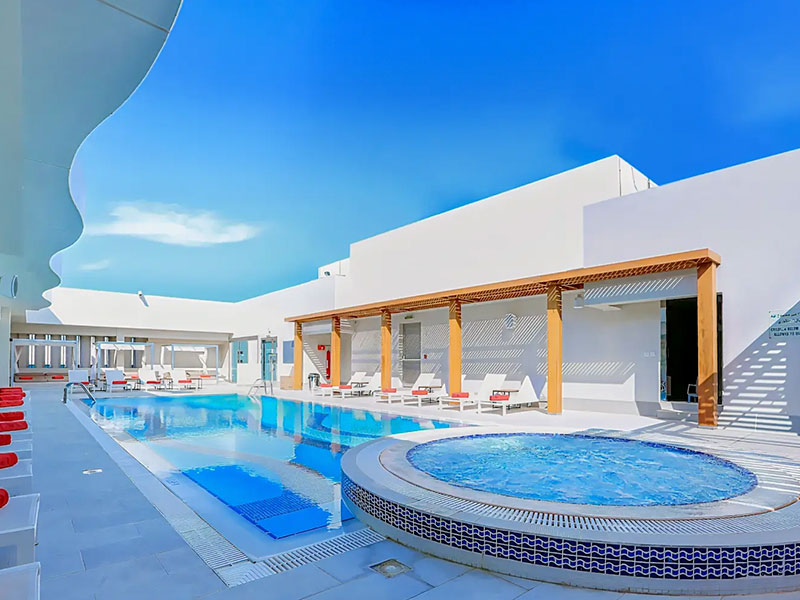 hotel pool 