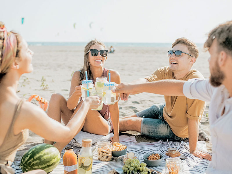 friends in the beach 