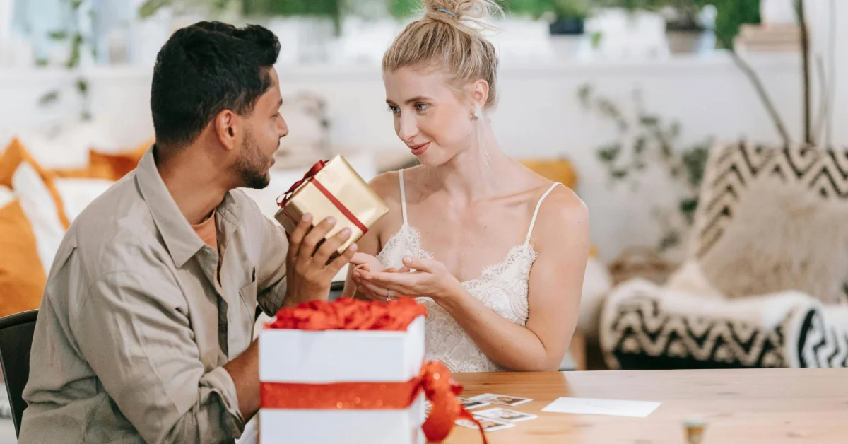 Couple celebrating Valentine's Day in Dubai with a lunch and a gift