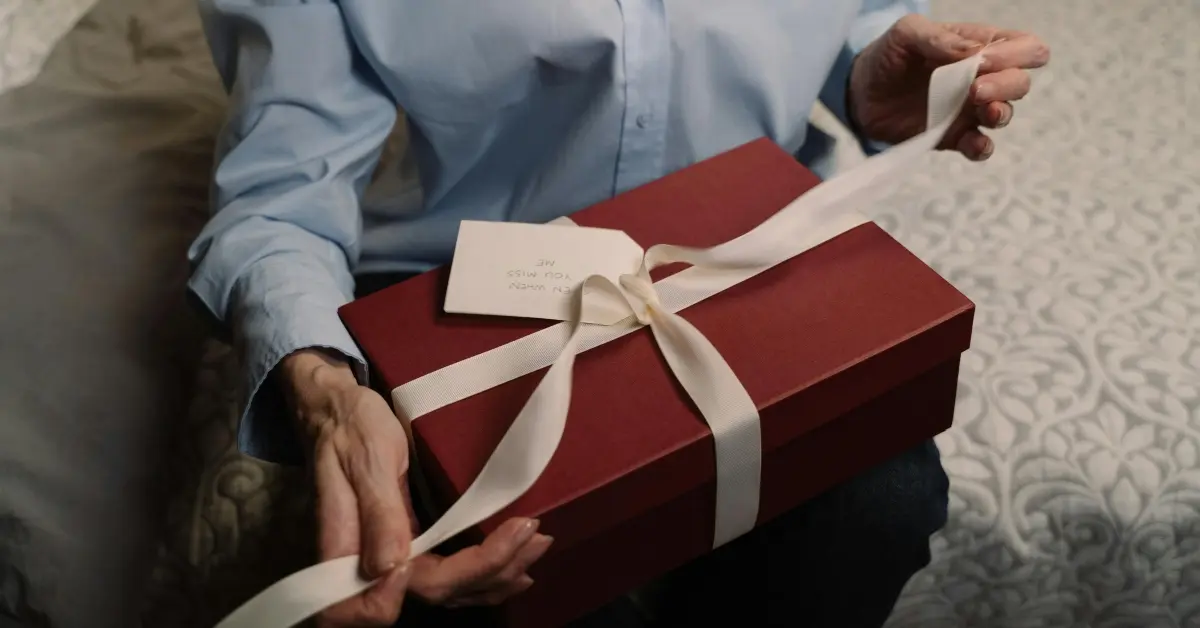 صورة توضح نماذج هدايا عيد الأم