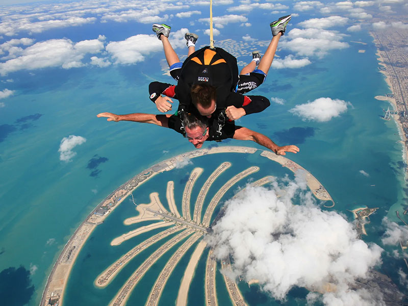 Skydiving palm Jumeirah