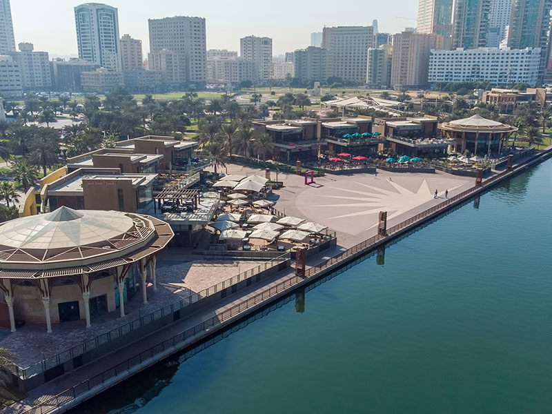 restaurants in Al Majaz Waterfront