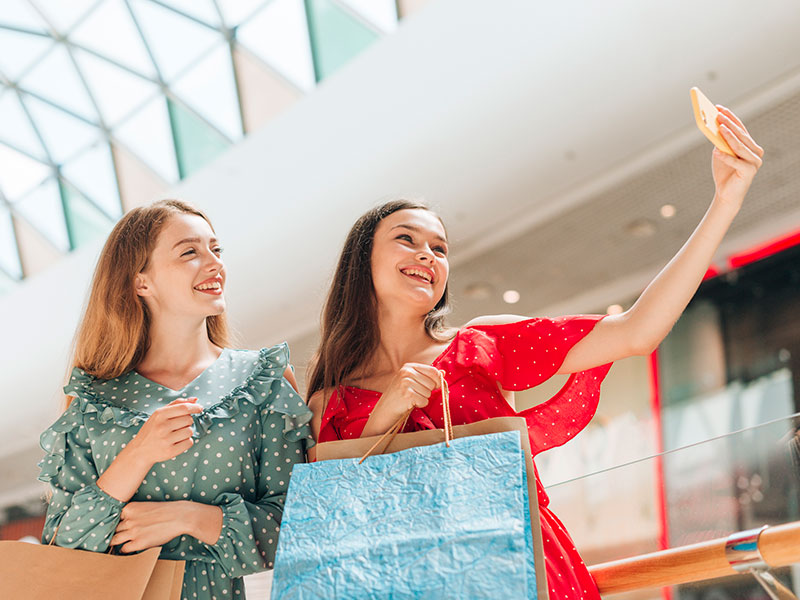 shopping in Dubai 