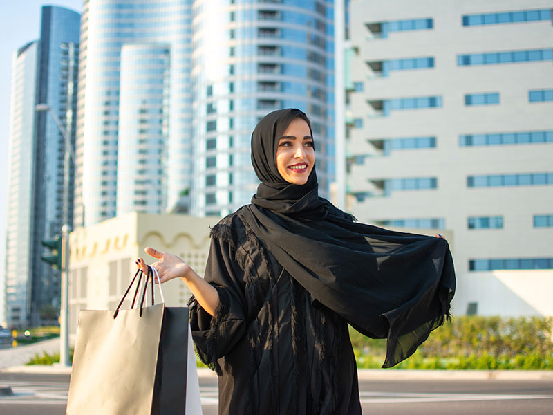 lady wearing abaya 