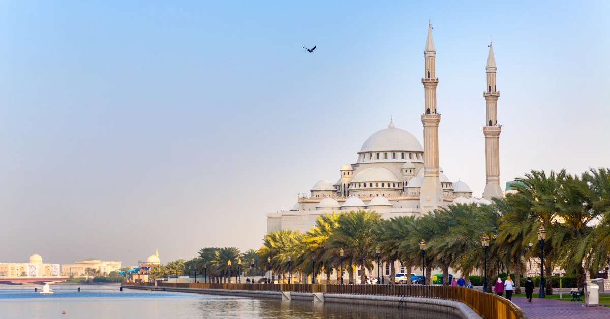 صورة توضح تحضيرات صلاة عيد الأضحى في دبي