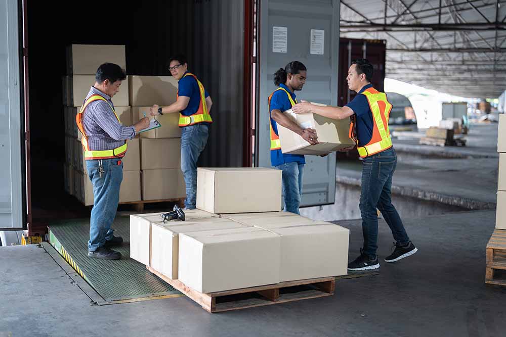 Loading cargo for shipping
