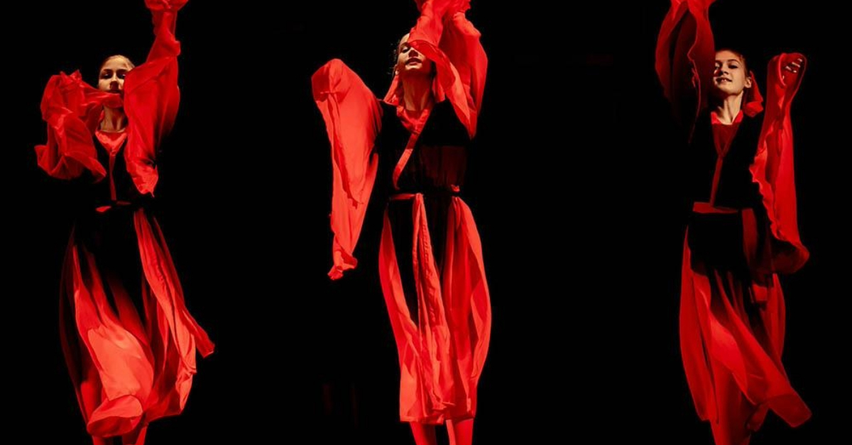 Girls performing a show in the theatre