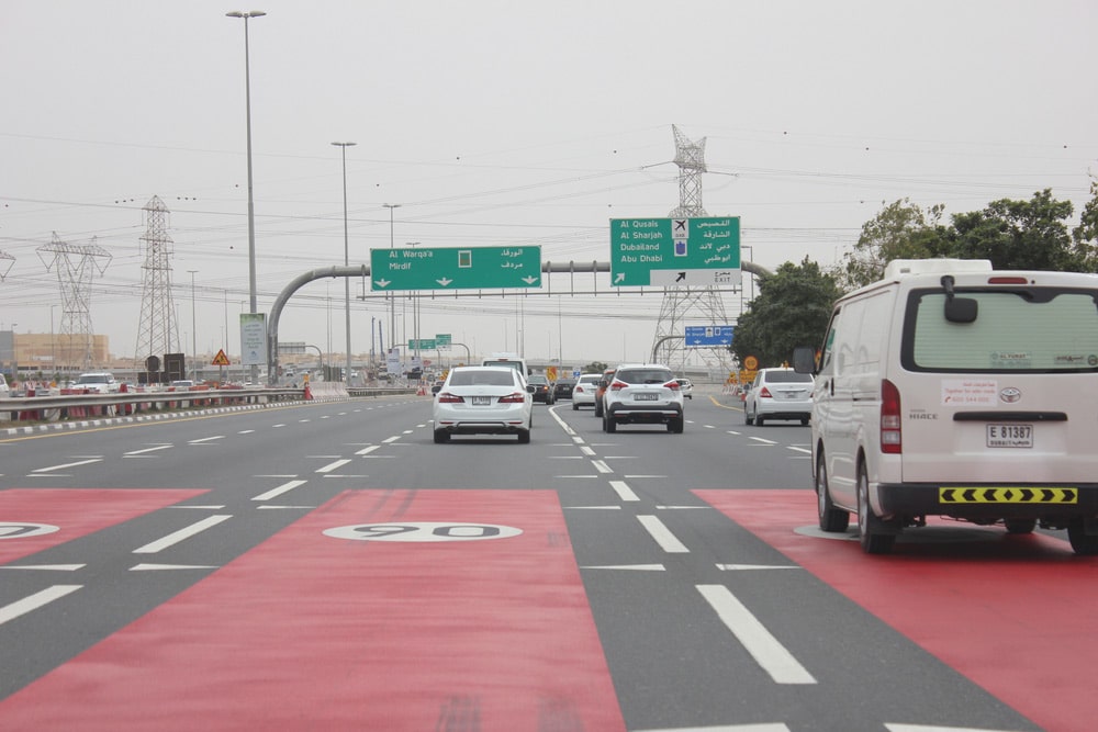 Maximum speed limit in Dubai varies on different roads