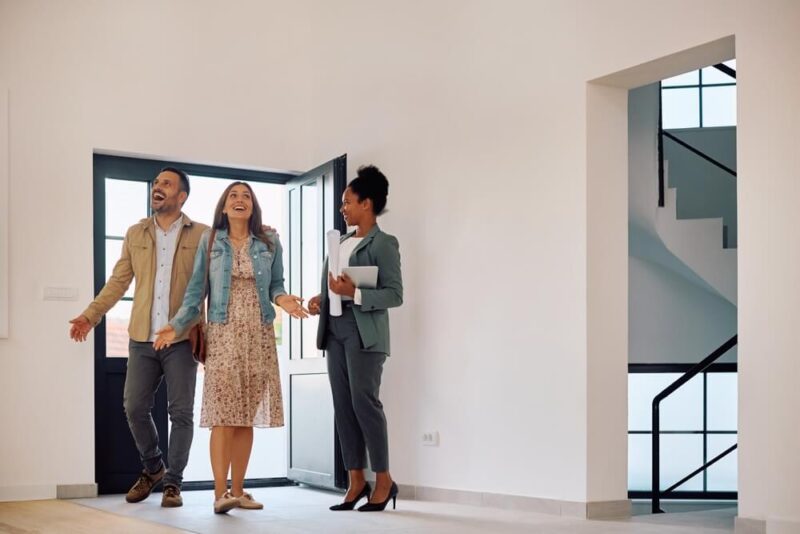 How Can You Run a Holiday Home Business in Dubai?